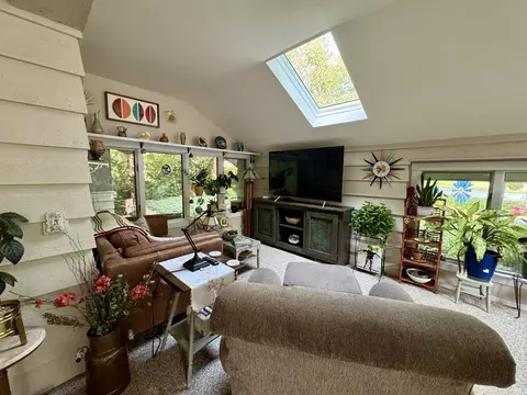 Living - 459 E Hill St, Wabash, IN 46992 photo 4 of 4