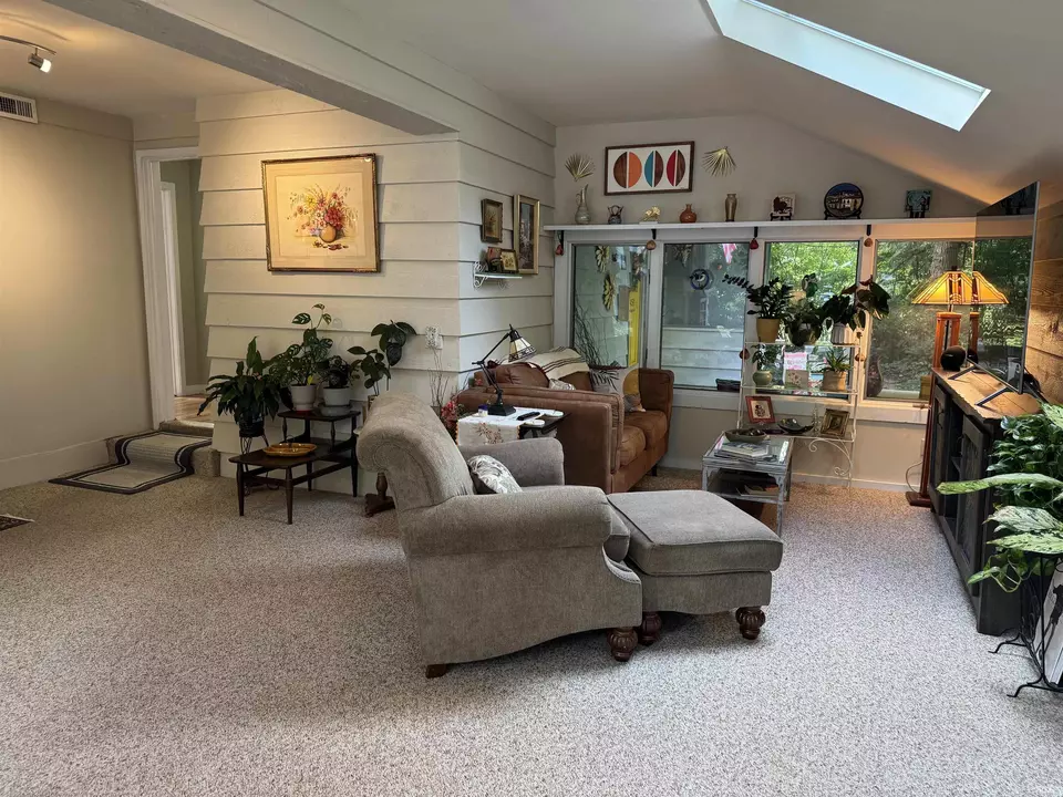 Living - 459 E Hill St, Wabash, IN 46992 photo 3 of 7