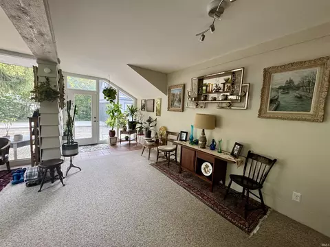 Entry Way - 459 E Hill St, Wabash, IN 46992 photo 4 of 4