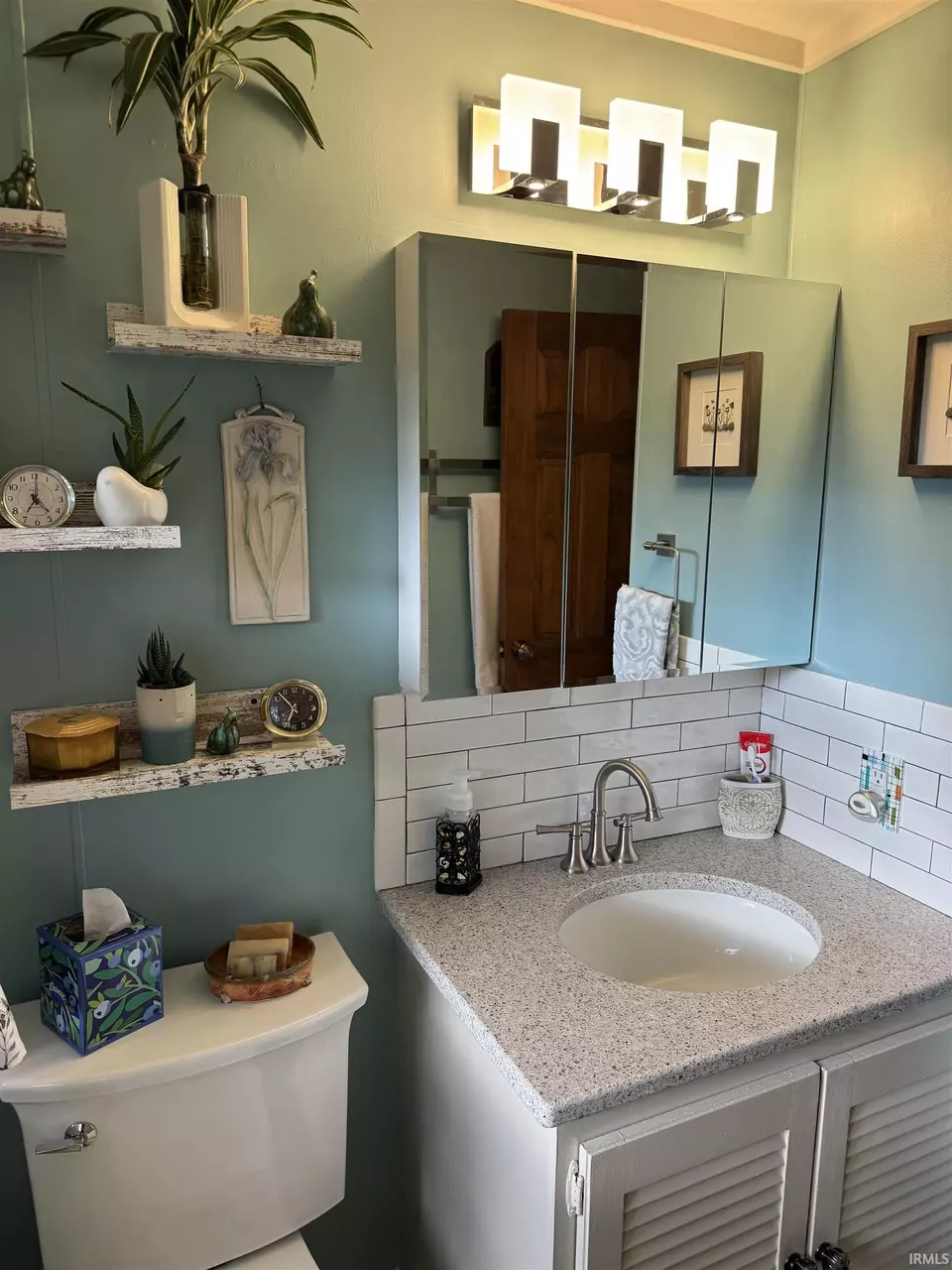 Bath - 459 E Hill St, Wabash, IN 46992 photo 2 of 3