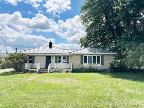 311 Hickory St, Walkerton, IN 46574