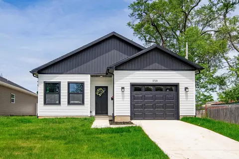 1725 Thornhill Dr, South Bend, IN 46614