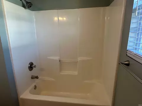 Bath - 3920 S Cramer Cir, Bloomington, IN 47403 photo 2 of 5