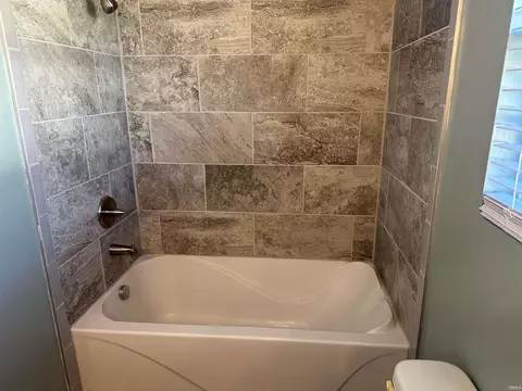 Bath - 3920 S Cramer Cir, Bloomington, IN 47403 photo 4 of 5