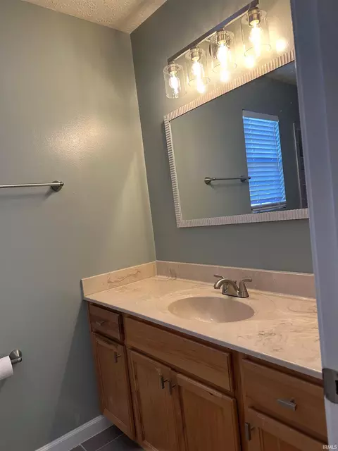 Bath - 3920 S Cramer Cir, Bloomington, IN 47403 photo 5 of 5