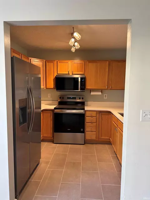 Kitchen - 3920 S Cramer Cir, Bloomington, IN 47403 photo 2 of 3