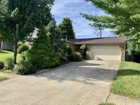 1701 E Thornton Dr, Bloomington, IN 47401 photo 2
