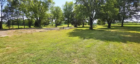 27 5 Lambert Dr, Mount Carmel, IL 62863 photo 4