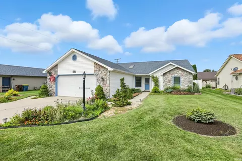 1303 Virginia Ln, Auburn, IN 46706