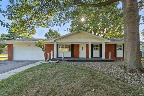 124 S Maxine Dr, Ossian, IN 46777