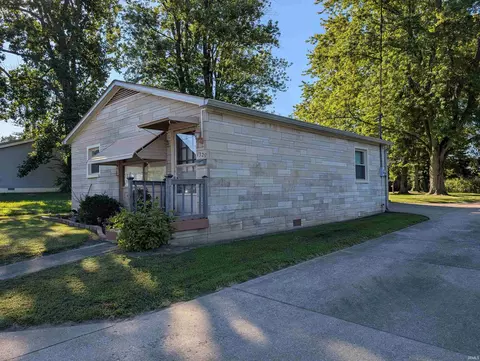 1329 E Van Trees St, Washington, IN 47501 photo 3
