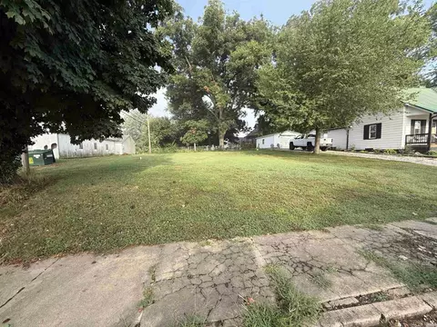 21 N Walker St, Poseyville, IN 47633