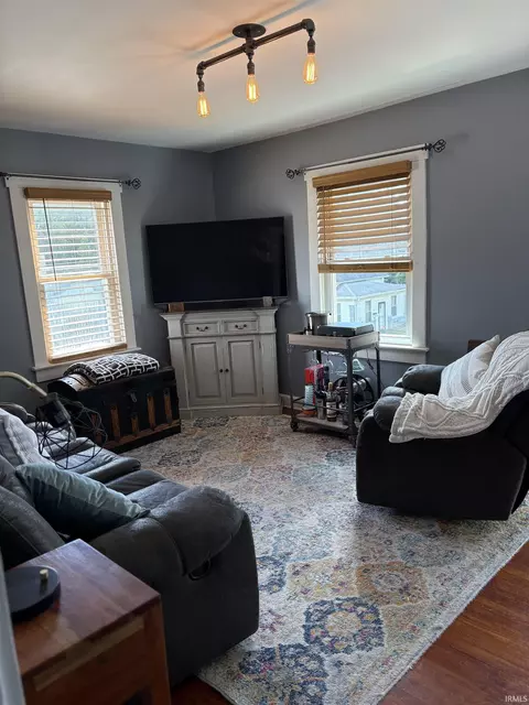 Living - 1302 Greene St, Jasper, IN 47546 photo 1 of 2