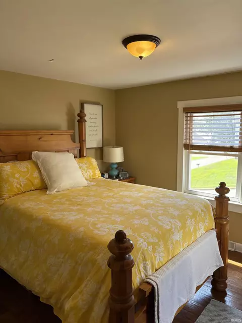 Bedroom - 1302 Greene St, Jasper, IN 47546 photo 1 of 3