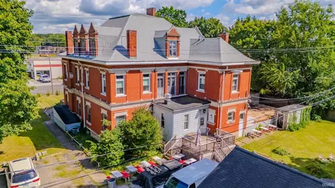 908 S Washington St, Marion, IN 46953