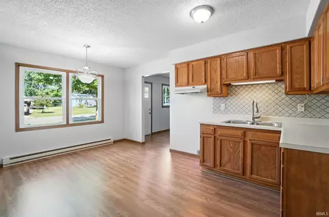 570 S Indiana St, Waterloo, IN 46793 photo 6