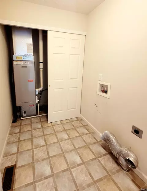 220 Park Row, Flora, IN 46929 photo 15