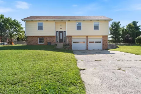 2703 Huffman St, Winona Lake, IN 46590