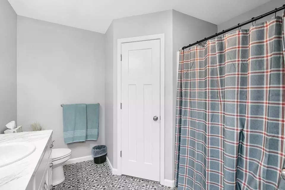 Bath - 2523 Redspire Blvd, Goshen, IN 46526 photo 2 of 3