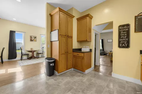 404 E High St, Garrett, IN 46738 photo 14