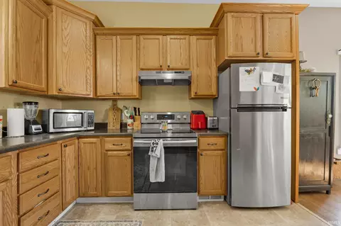 404 E High St, Garrett, IN 46738 photo 12