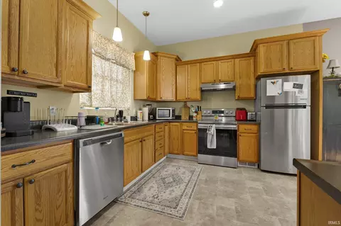 404 E High St, Garrett, IN 46738 photo 15