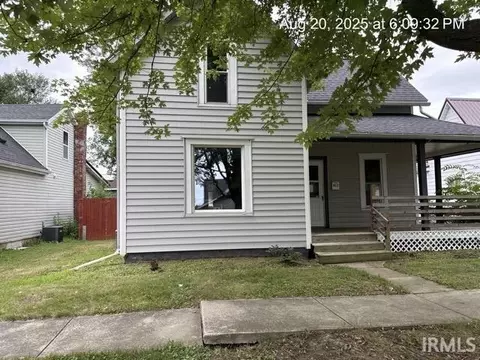 812 E 9th St, Auburn, IN 46706