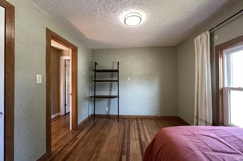 105 E 1st St, Auburn, IN 46706 photo 24