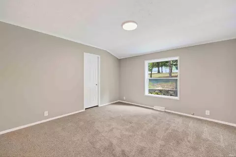 Bedroom - 1381 Stevens Ln, Mitchell, IN 47446 photo 3 of 6
