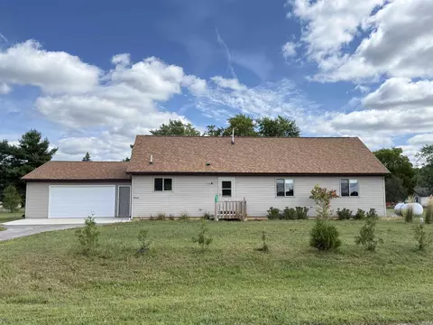 9945 W Myers Ct, Angola, IN 46703