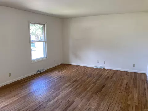 8383 E 900 S, Elberfeld, IN 47613 photo 5
