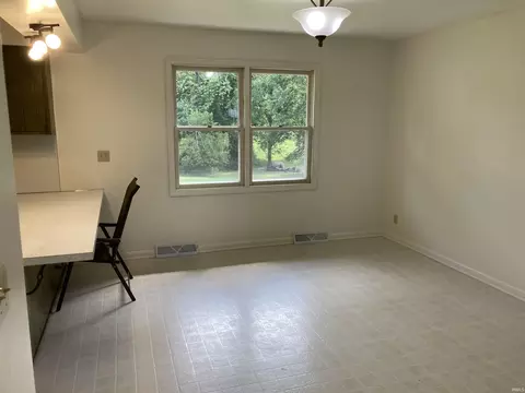 8383 E 900 S, Elberfeld, IN 47613 photo 10