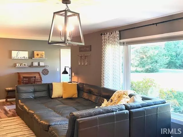 Living - 1755 W Farview Dr, Peru, IN 46970 photo 1 of 3