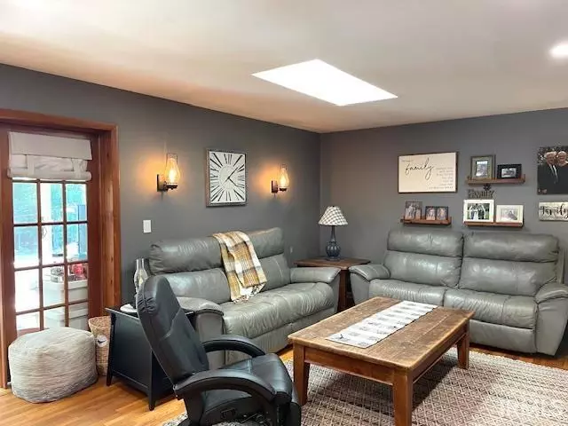 Living - 1755 W Farview Dr, Peru, IN 46970 photo 2 of 3