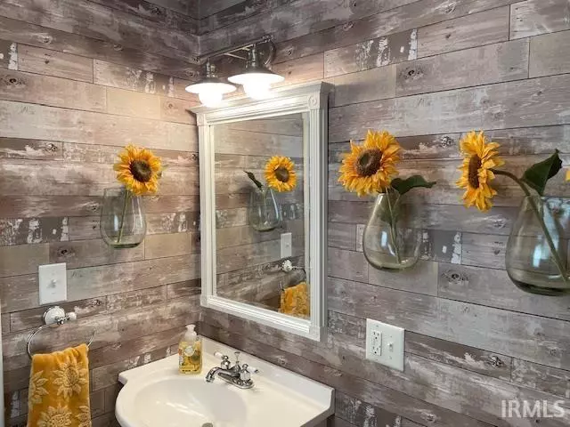 Bath - 1755 W Farview Dr, Peru, IN 46970 photo 4 of 4