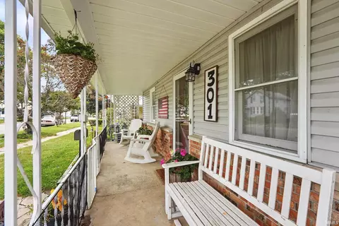 301 E High St, Garrett, IN 46738 photo 4