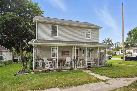 301 E High St, Garrett, IN 46738 photo 2