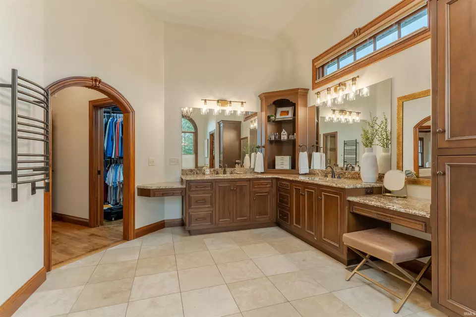 Bath - 7922 Jenner Rd, Chandler, IN 47610 photo 2 of 5