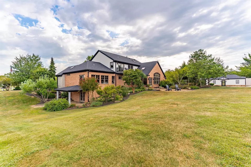 Exterior - 7922 Jenner Rd, Chandler, IN 47610 photo 4 of 6