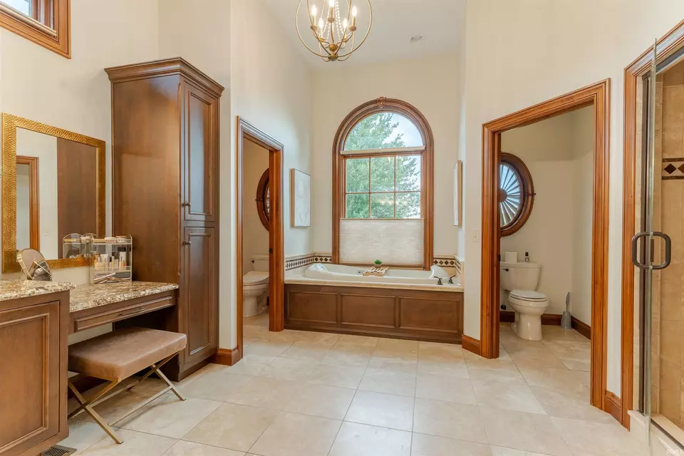 Bath - 7922 Jenner Rd, Chandler, IN 47610 photo 1 of 5