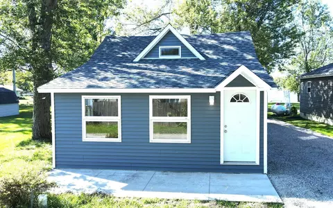 3735 W Goss Rd, Columbia City, IN 46725