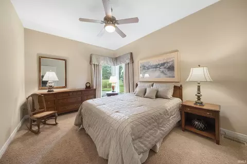 Bedroom - 1801 Bent Tree Ct, Auburn, IN 46706 photo 3 of 4