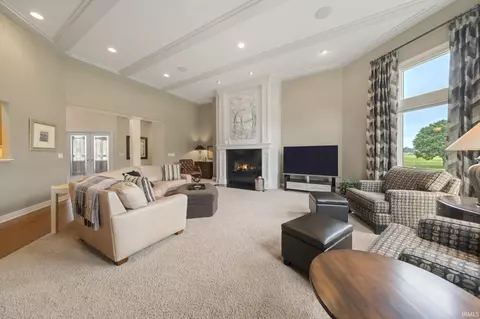 Living - 1801 Bent Tree Ct, Auburn, IN 46706 photo 2 of 3