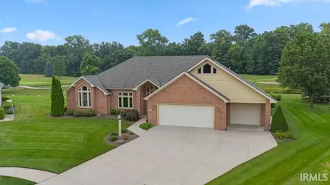 Exterior - 1801 Bent Tree Ct, Auburn, IN 46706 photo 2 of 6