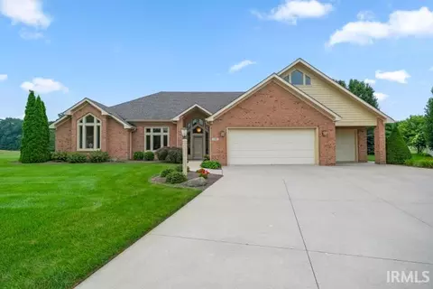 Exterior - 1801 Bent Tree Ct, Auburn, IN 46706 photo 1 of 6