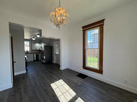 353 E 6th St, Peru, IN 46970 photo 13