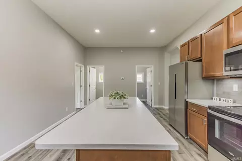 Entry Way - 225 E Washington St, Dunkirk, IN 47336 photo 1 of 3