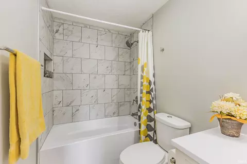 Bath - 225 E Washington St, Dunkirk, IN 47336 photo 4 of 5