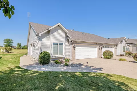1733 E Inverness Cir, Columbia City, IN 46725