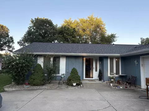 65 S Stickler Rd, Columbia City, IN 46725